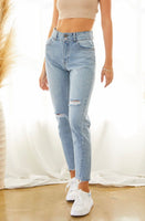 HIGH RISE TWISTED SEAM MOM JEANS KANCAN